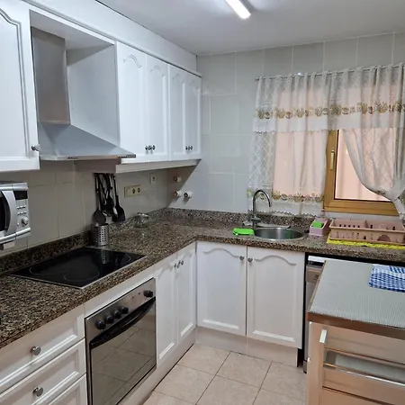 Luna With Jacuzzi, 5mins Walking To The Beach, Sea And Castle View Big Terrace