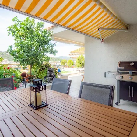 Luna With Jacuzzi, 5mins Walking To The Beach, Sea And Castle View Big Terrace Apartment Tossa de Mar