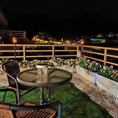 Apartment Luna With Jacuzzi, 5mins Walking To The Beach, Sea And Castle View Big Terrace *