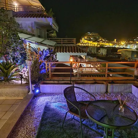 Luna With Jacuzzi, 5mins Walking To The Beach, Sea And Castle View Big Terrace *