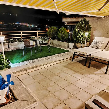 Apartment Luna With Jacuzzi, 5mins Walking To The Beach, Sea And Castle View Big Terrace