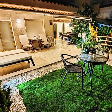 Apartment Luna With Jacuzzi, 5mins Walking To The Beach, Sea And Castle View Big Terrace