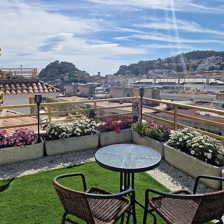 Luna With Jacuzzi, 5mins Walking To The Beach, Sea And Castle View Big Terrace شقة