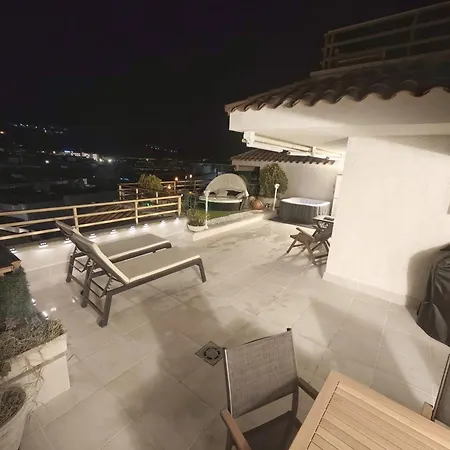Luna With Jacuzzi, 5mins Walking To The Beach, Sea And Castle View Big Terrace * 滨海托萨