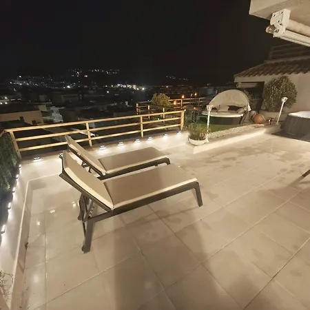 Luna With Jacuzzi, 5mins Walking To The Beach, Sea And Castle View Big Terrace Apartment *