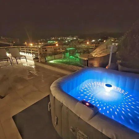 Luna With Jacuzzi, 5mins Walking To The Beach, Sea And Castle View Big Terrace * Tossa de Mar