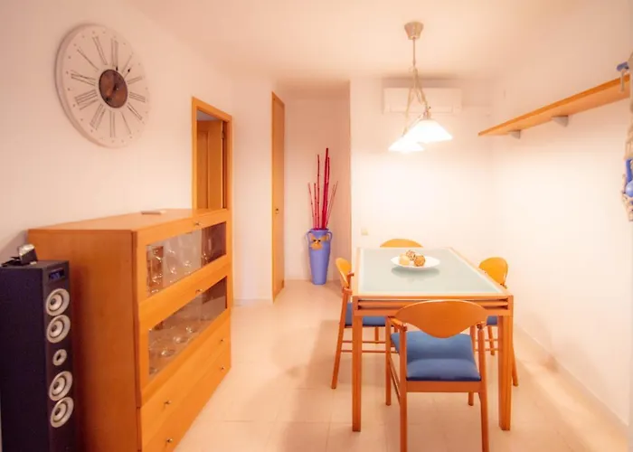 Appartement Luna With Jacuzzi, 5mins Walking To The Beach, Sea And Castle View Big Terrace *