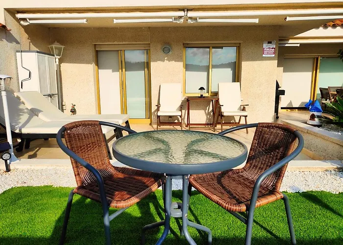 Luna With Jacuzzi, 5mins Walking To The Beach, Sea And Castle View Big Terrace