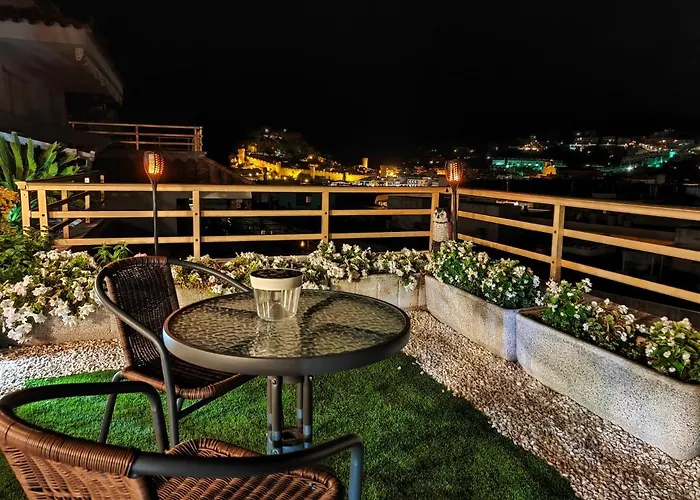 Appartement Luna With Jacuzzi, 5mins Walking To The Beach, Sea And Castle View Big Terrace *