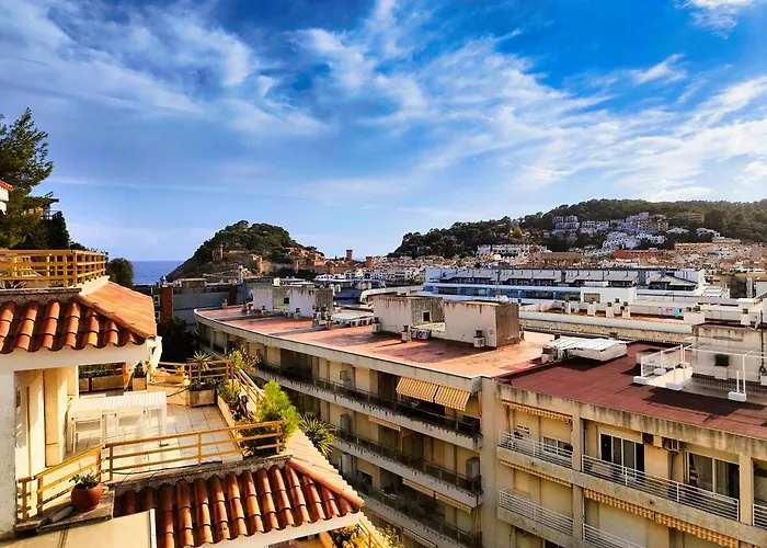 Luna With Jacuzzi, 5mins Walking To The Beach, Sea And Castle View Big Terrace