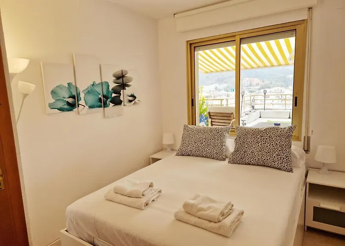 Luna With Jacuzzi, 5mins Walking To The Beach, Sea And Castle View Big Terrace Appartement Tossa de Mar