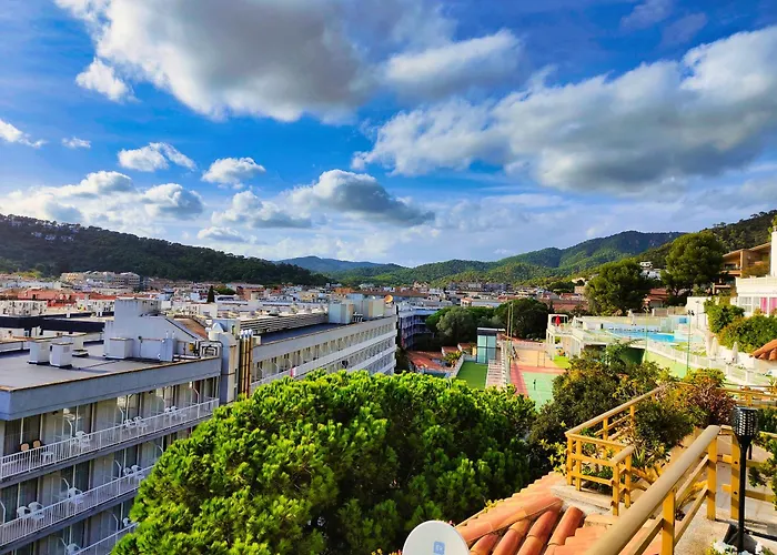 Luna With Jacuzzi, 5mins Walking To The Beach, Sea And Castle View Big Terrace Tossa de Mar