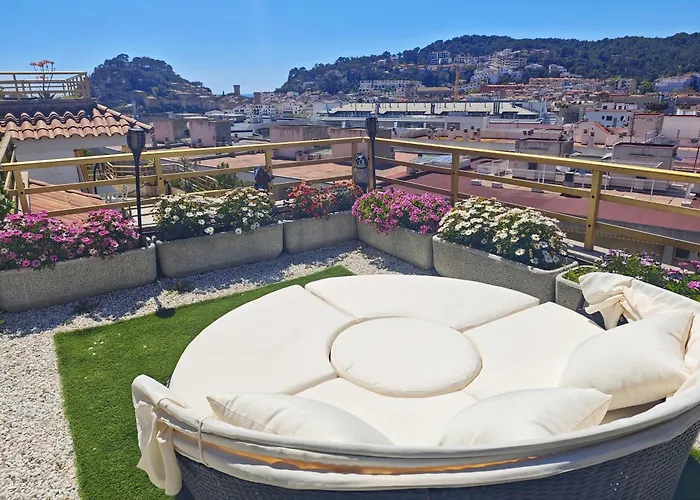 Luna With Jacuzzi, 5mins Walking To The Beach, Sea And Castle View Big Terrace Tossa de Mar