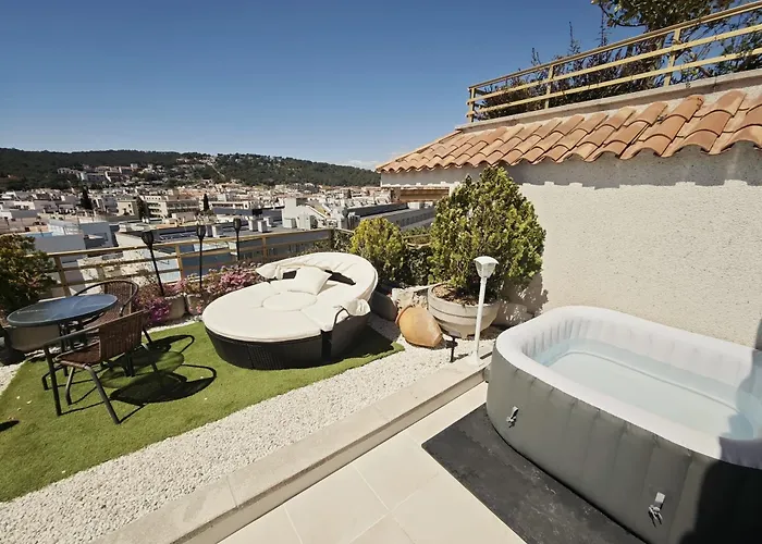 Luna With Jacuzzi, 5mins Walking To The Beach, Sea And Castle View Big Terrace Appartement Tossa de Mar