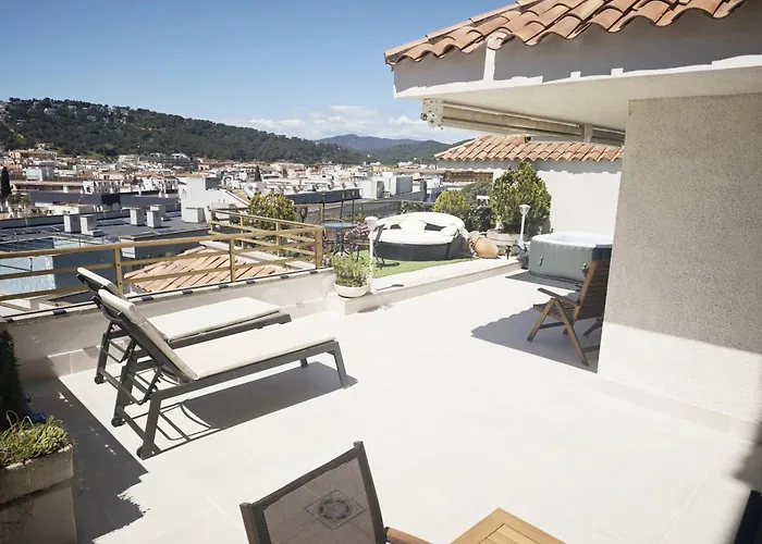 Luna With Jacuzzi, 5mins Walking To The Beach, Sea And Castle View Big Terrace Tossa de Mar