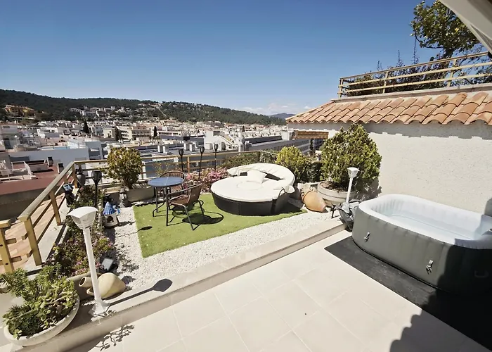 Luna With Jacuzzi, 5mins Walking To The Beach, Sea And Castle View Big Terrace