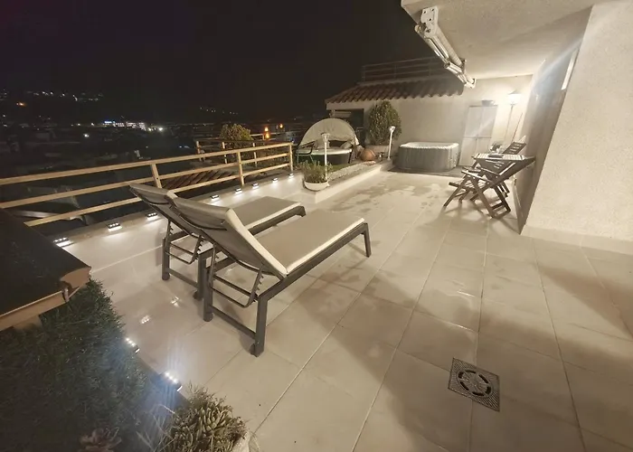 Appartement Luna With Jacuzzi, 5mins Walking To The Beach, Sea And Castle View Big Terrace