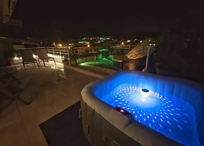 Luna With Jacuzzi, 5mins Walking To The Beach, Sea And Castle View Big Terrace *