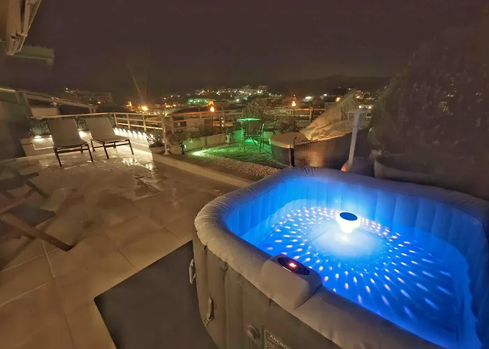 Luna With Jacuzzi, 5mins Walking To The Beach, Sea And Castle View Big Terrace * Tossa de Mar